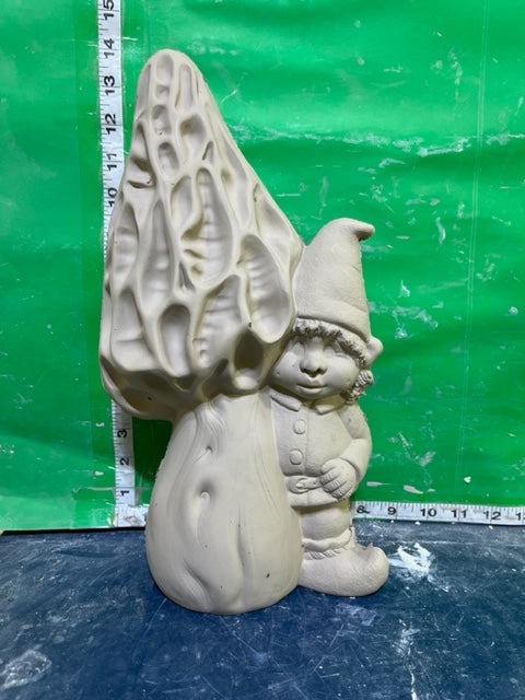 CM 2777 - GNOME WITH MUSHROOM