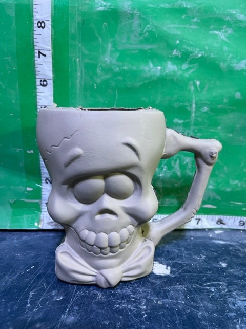 DM 1691 - SKELETON MUG