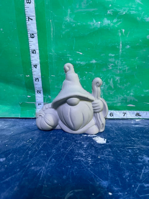 CM 4209 - GNOME WITH PUMPKIN