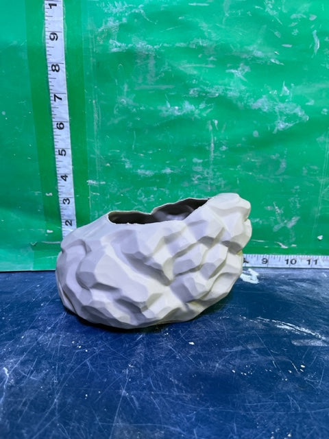 TB 212 - ROCK PLANTER