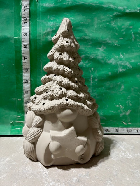 CM 4230 - TANNEBAUM GNOME WITH TREE & STAR