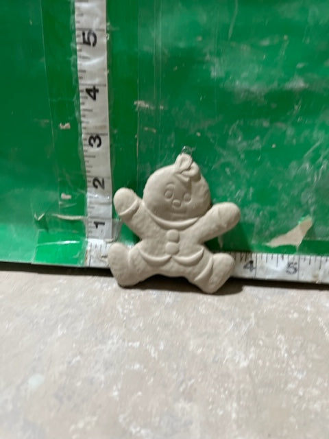 D 1229 - GINGERBREAD MAN ORNAMENT