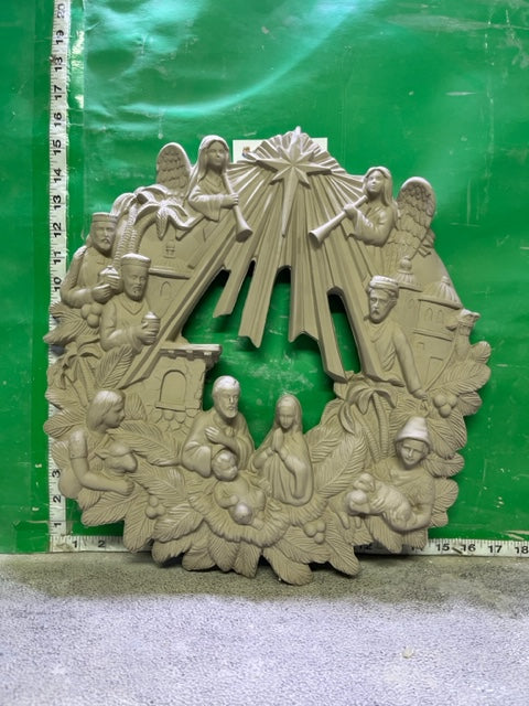 S 2932 - NATIVITY WREATH