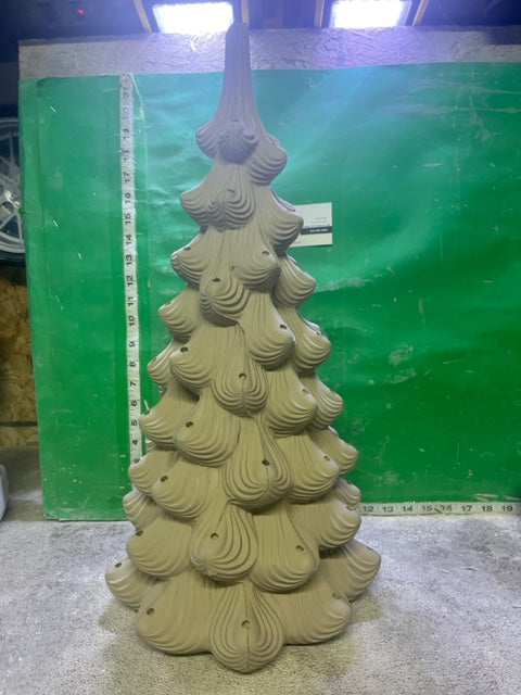 A 843 - CHRISTMAS TREE