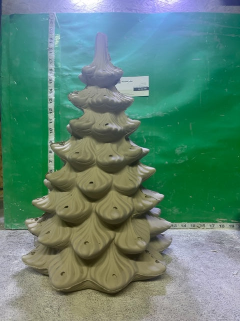A 965 - CHRISTMAS TREE
