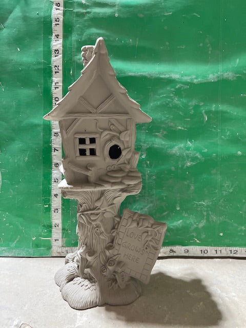 CPI 3169 - FAIRY HOUSE ON PEDASTAL