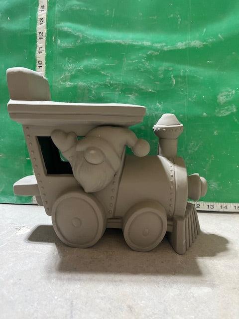 CM 4402 - MR & MRS GNOME FOR TRAIN CM 4397