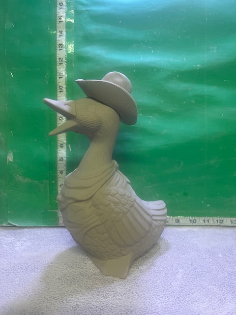 VIP 1374 - DUCK WITH HAT