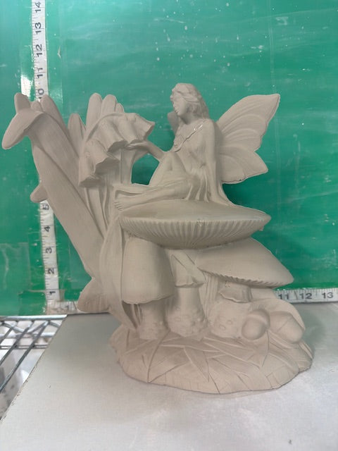 DH 2271 - FAIRY SITTING ON MUSHROOMS