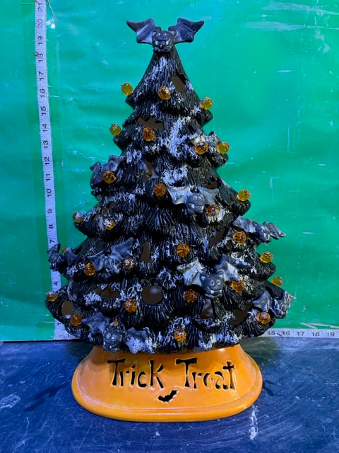 BAT TREE BISQUE