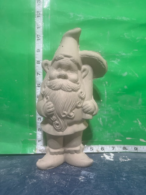 CM 2765 - GNOME WITH MUSHROOM