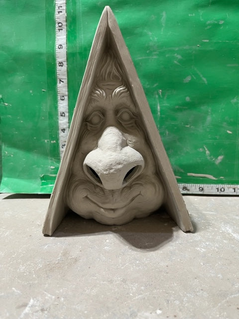 TL613 gnome birdhouse