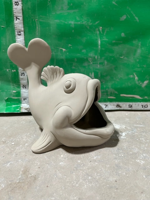 TL661 fish scrubby
