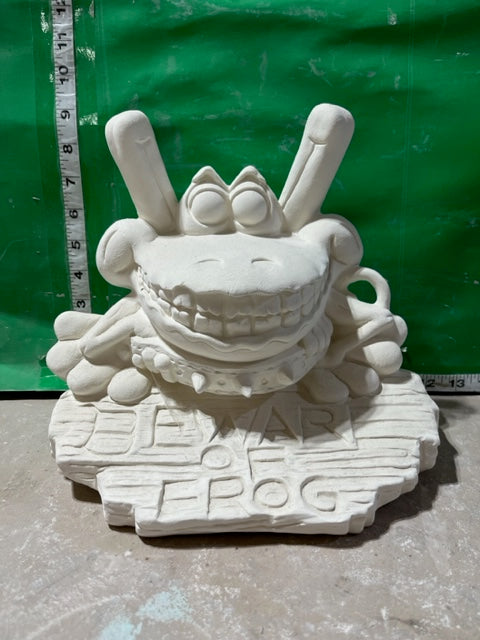 TL979 BEWARE OF FROG
