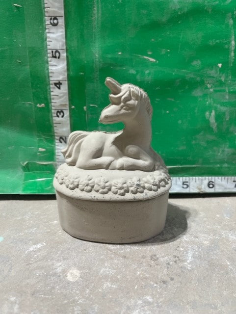 C 1075 - UNICORN BOX