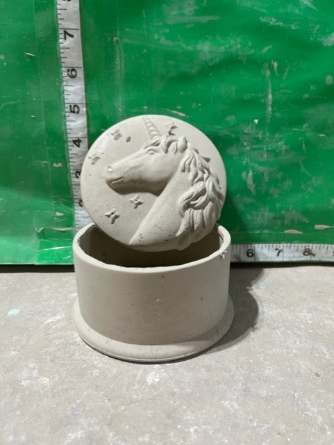 S 3665 - UNICORN BOX