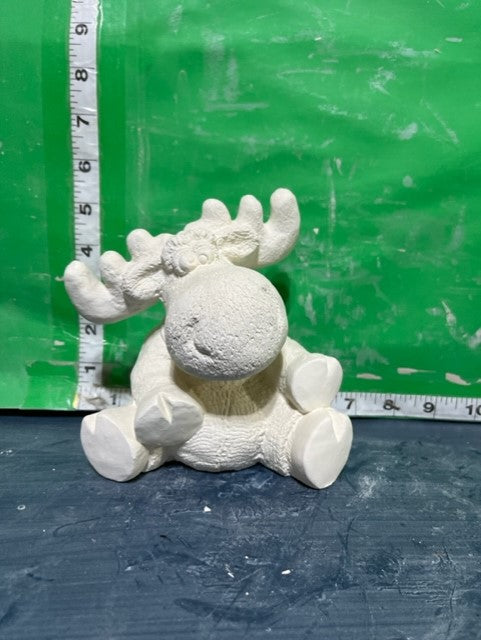 SITTING MOOSE