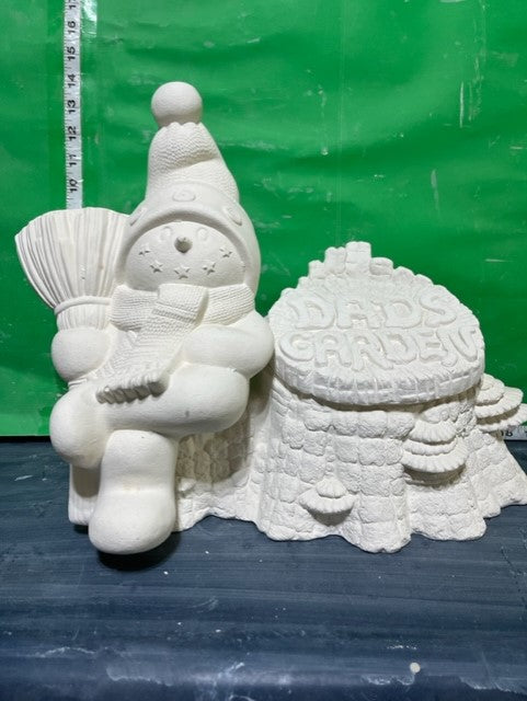 CM 2465 - GARDEN STUMP SNOWMAN