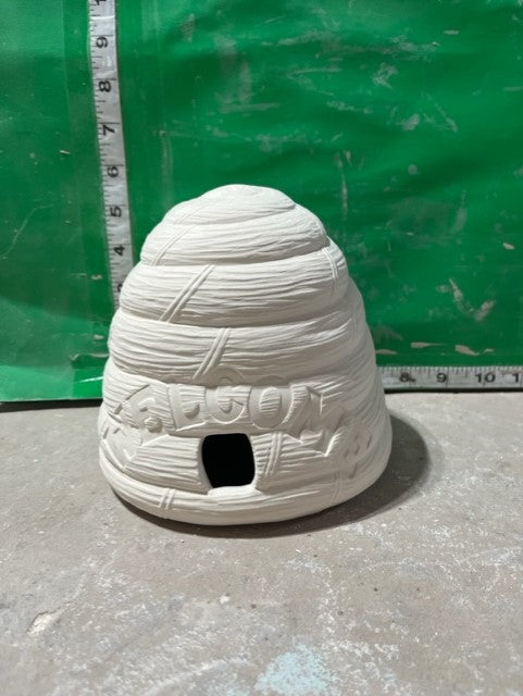 BEEHIVE BIRD HOUSE