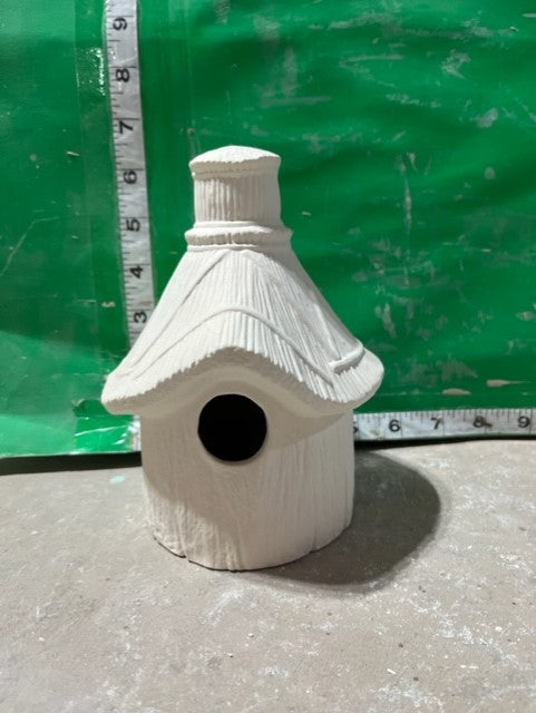 ROUND HUT BIRD HOUSE