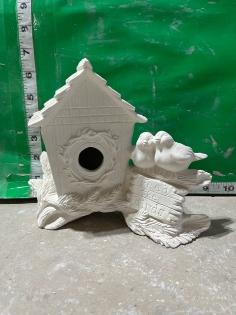 BIRDS IN A NEST BIRD HOUSE