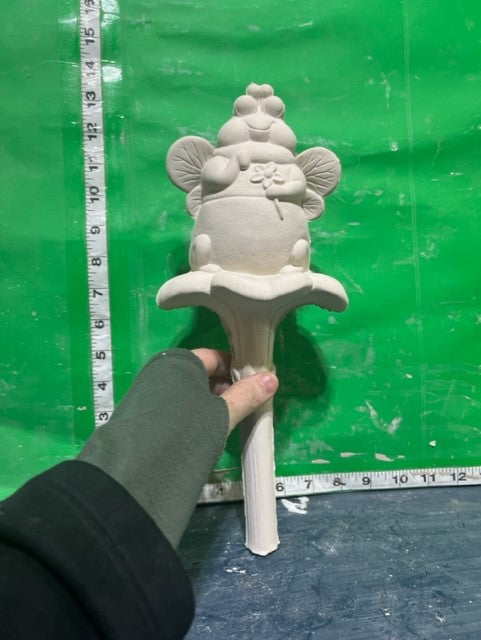 BEE GARDEN STAKE