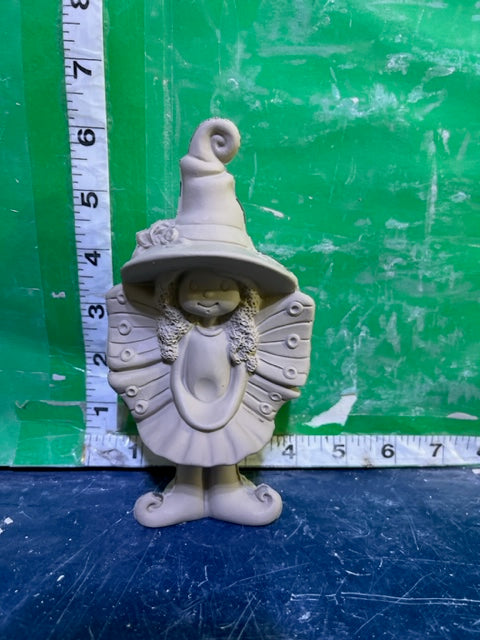 CM 3696 - FAIRY WITH LARGE HAT
