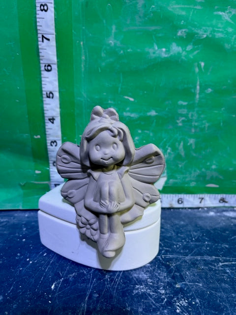 CM 3652 - SITTING FAIRY