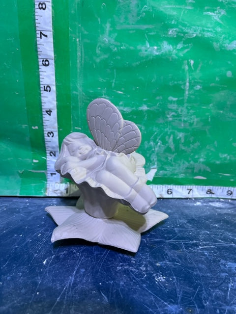 D 1747 - FAIRY WITH WINGS