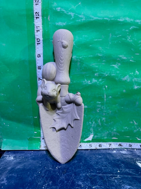 D 1795 - TROWEL WITH SQUIRREL