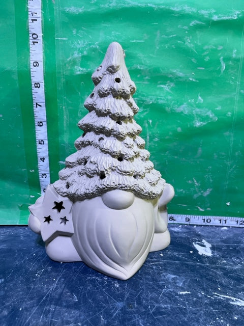 CM 4227 - GNOME WITH STAR