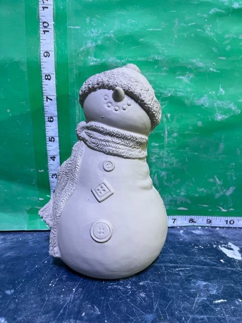 GARE 3563 - SNOWMAN LOOKING LEFT