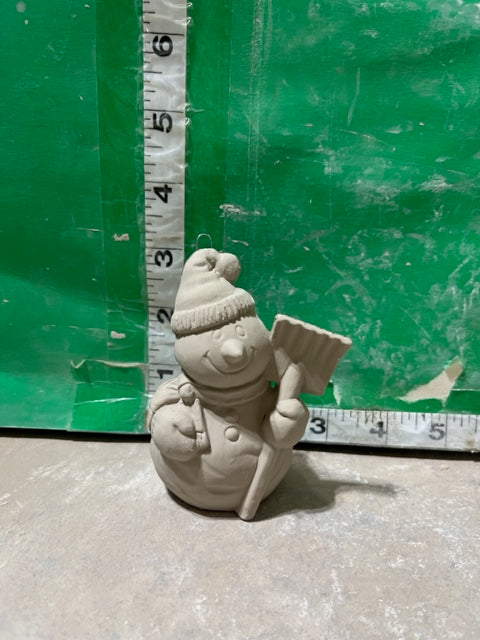 GARE 2965 - SNOWMAN WITH SHOVEL