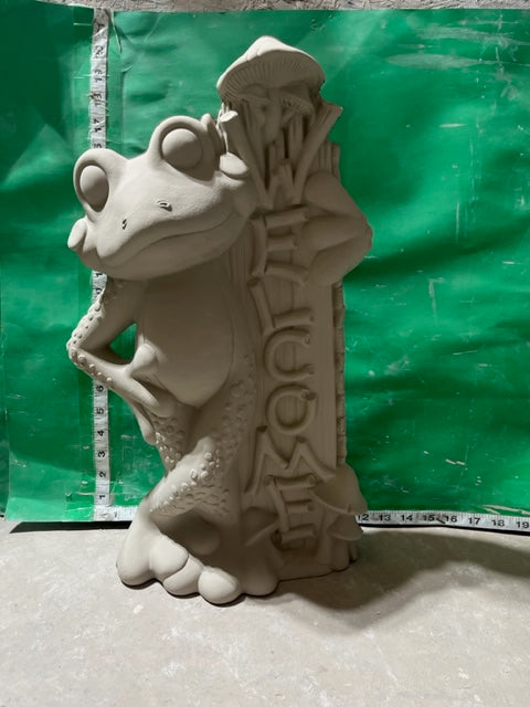 CM 2600 - FROG WELCOME SIGN