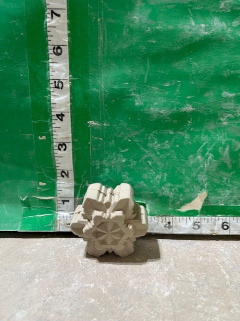 J 1123 - SNOWFLAKE ORNAMENT