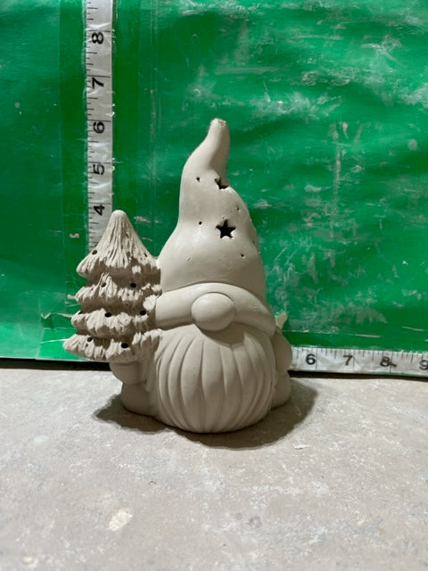 CM 4088 - GNOME WITH SMALL TREE