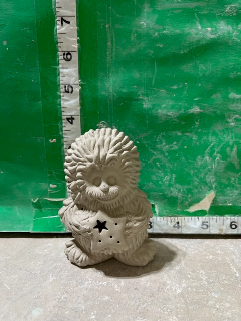 CM 4221 - YETI ORNAMENT