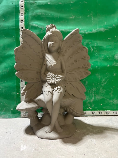 CM 3356 - FAIRY WITH LEAVES ON BENCH