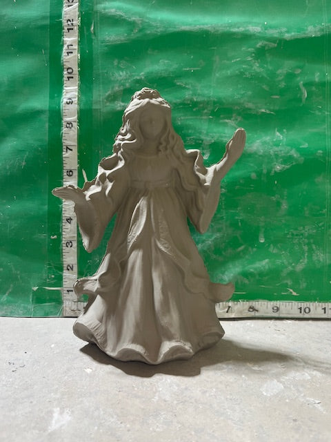 GARE 2281 - FAIRY WITH FLOWING DRESS
