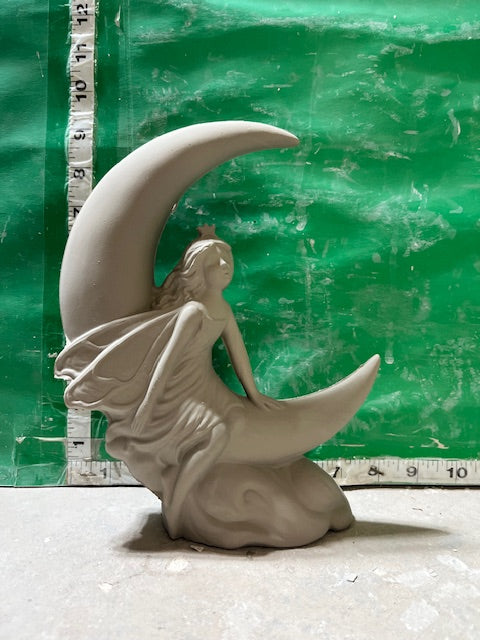 GARE 2756 - FAIRY ON MOON