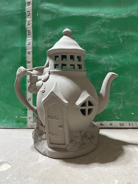 KP 1086 - TEAPOT FAIRY HOUSE