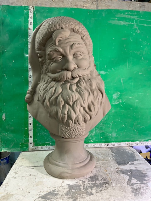 S 2326 - SANTA HEAD ON PEDESTAL