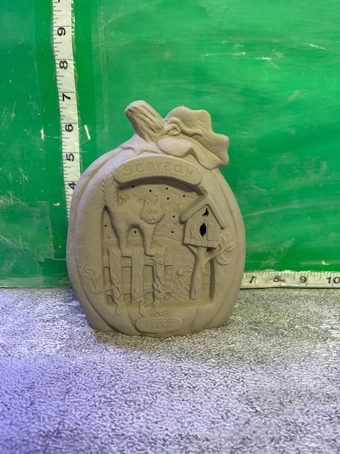 CPI 3456 - PUMPKIN WITH CAT ON FENCE