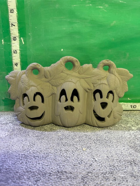 CM 2824 - PUMPKIN TRIO
