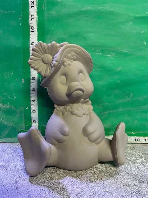 J 1163 - DUCK WITH FLOWERY HAT