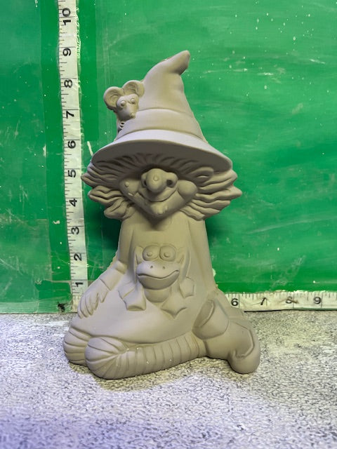 CM 2922 - WITCH WITH FROG