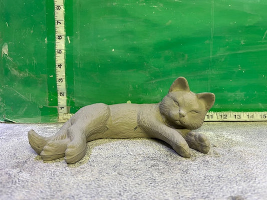 A 2483 - CAT LAYING