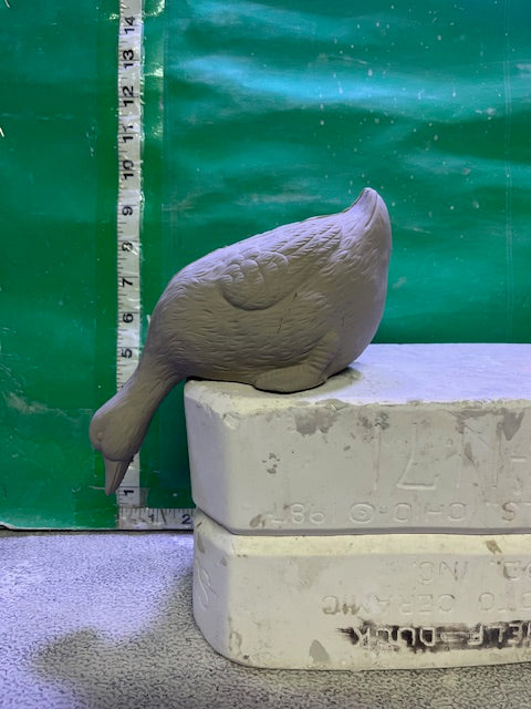 S 1171 - DUCK WITH HEAD DOWN