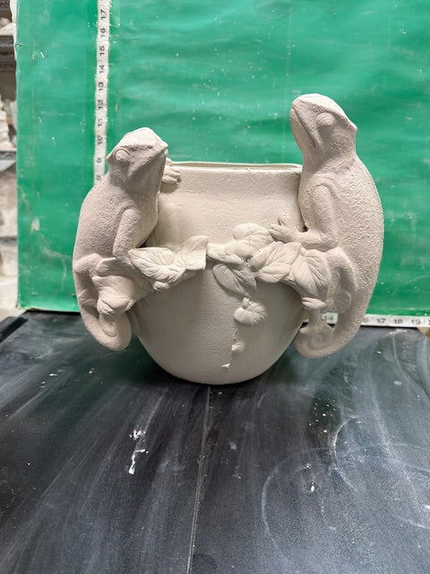 MEDIUM LIZARD PLANTER