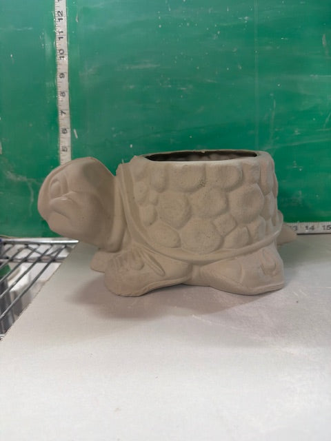 S 128 - TURTLE PLANTER